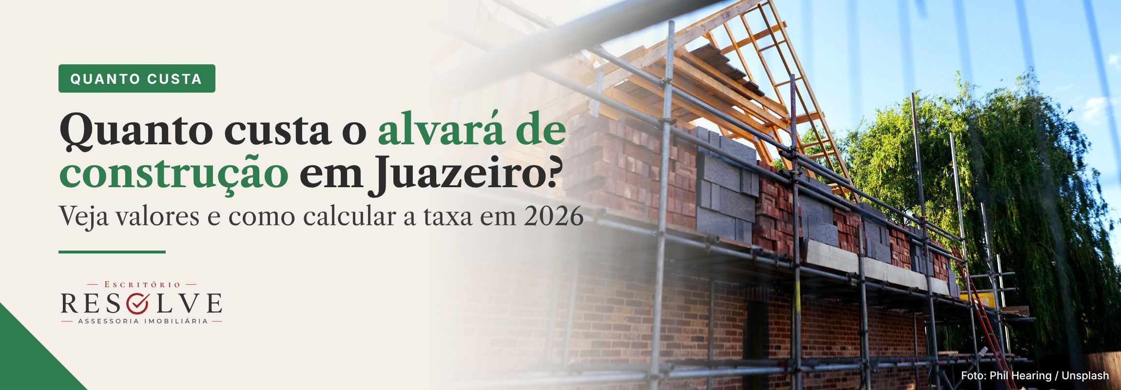 Banner com casa em construção e chamada para a tabela da taxa de alvará em Juazeiro em 2026.